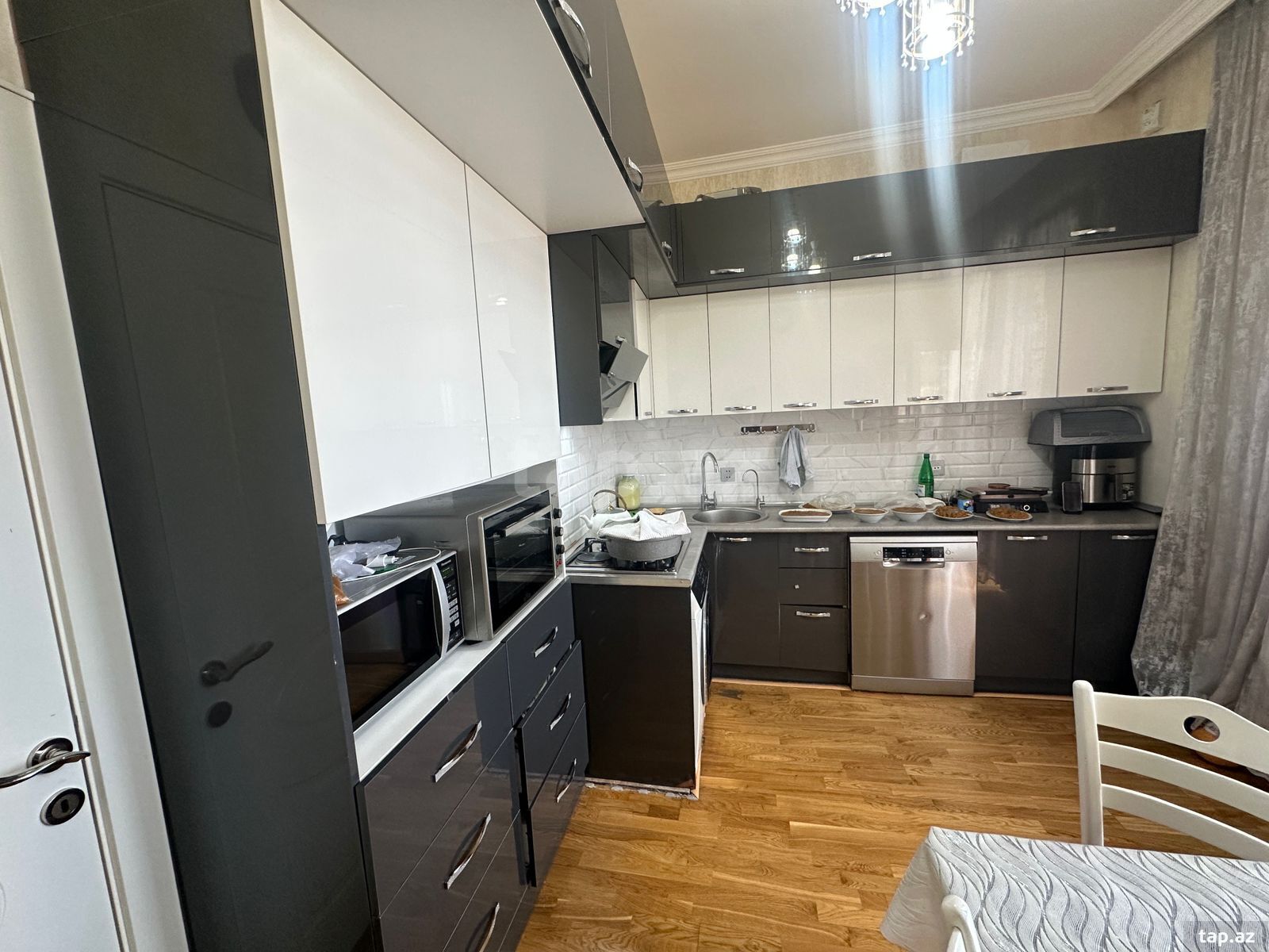 3-otaqlı yeni tikili, Qara Qarayev m., 110 m²