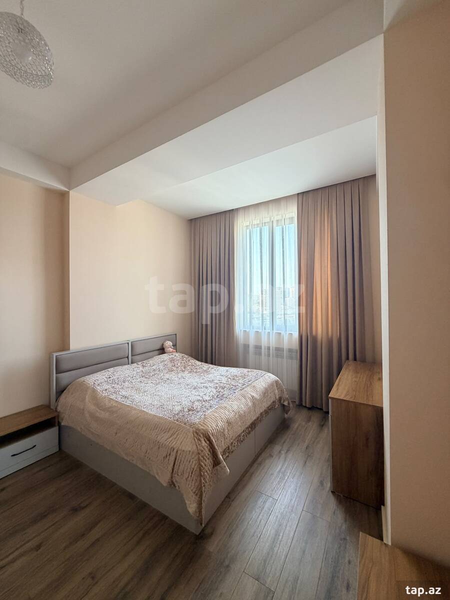 3-otaqlı yeni tikili, Memar Əcəmi m., 130 m²
