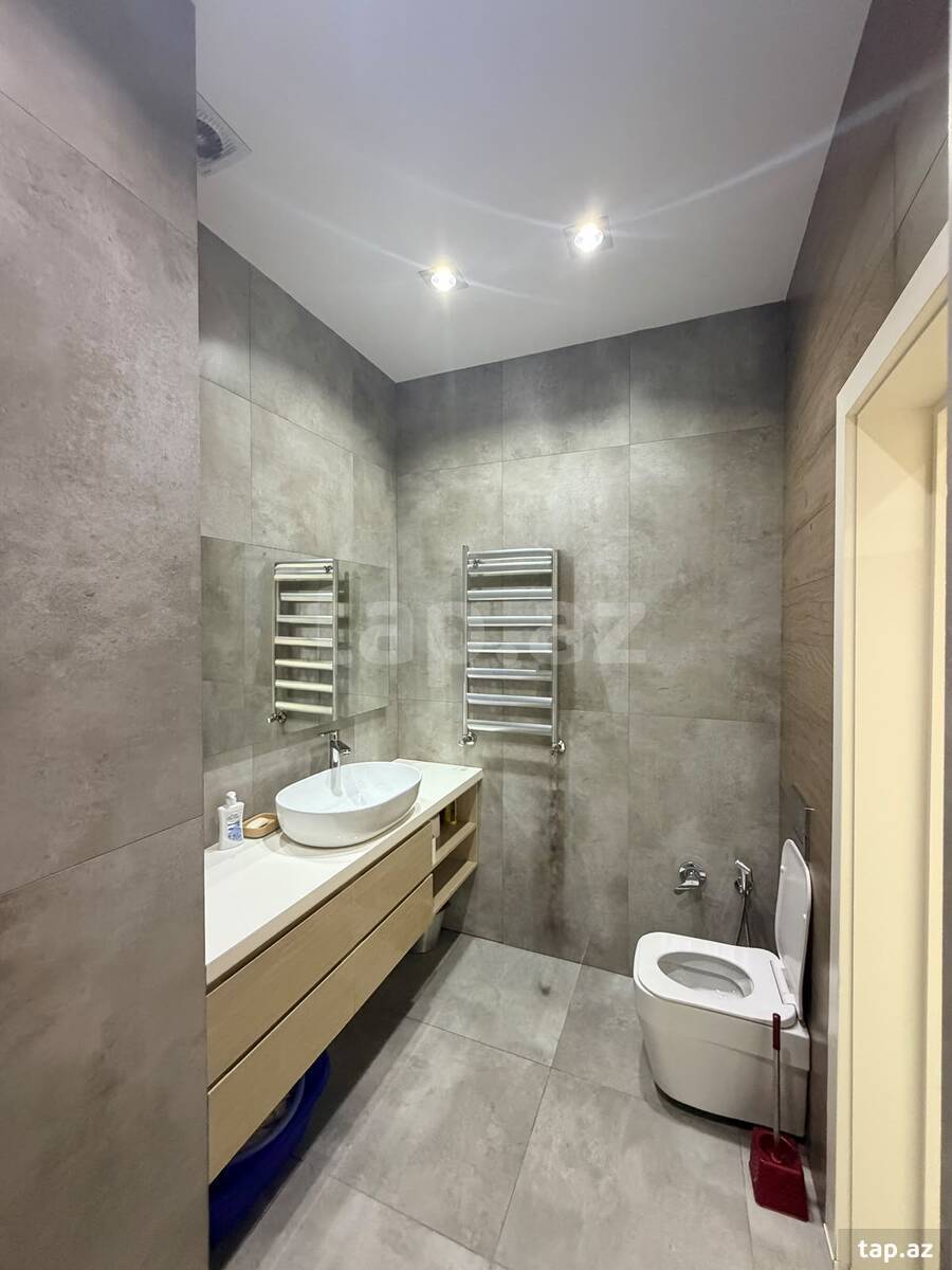 3-otaqlı yeni tikili, Memar Əcəmi m., 130 m²