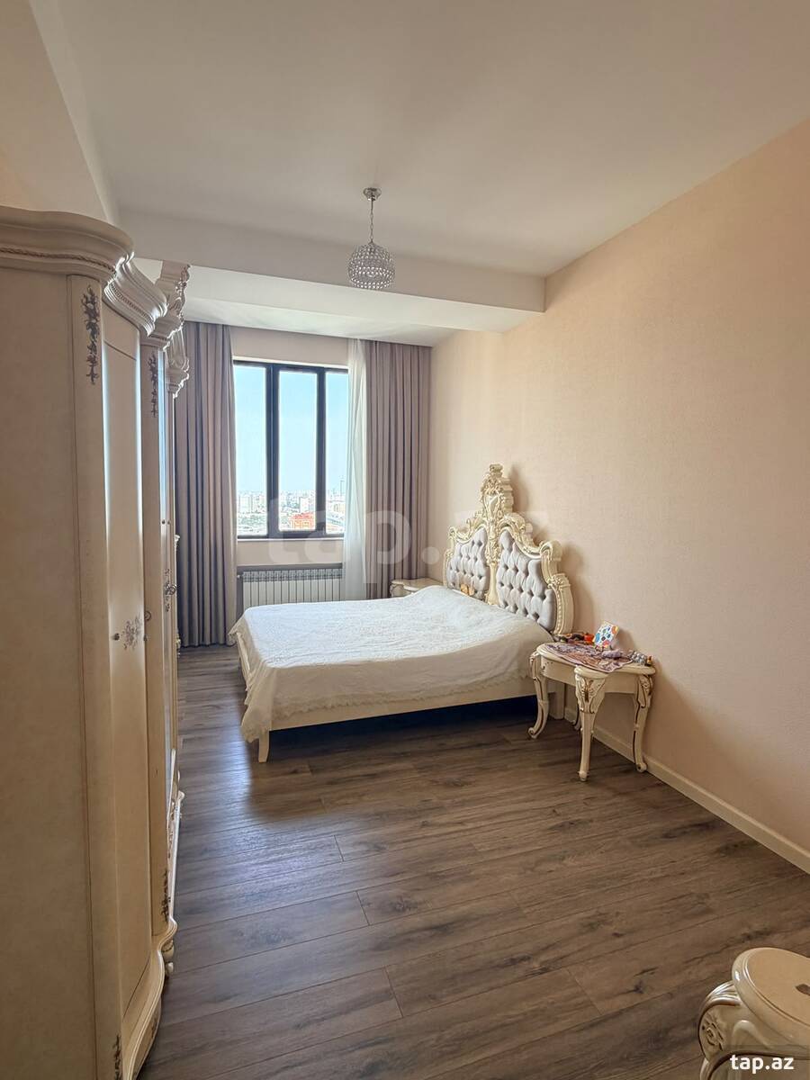 3-otaqlı yeni tikili, Memar Əcəmi m., 130 m²