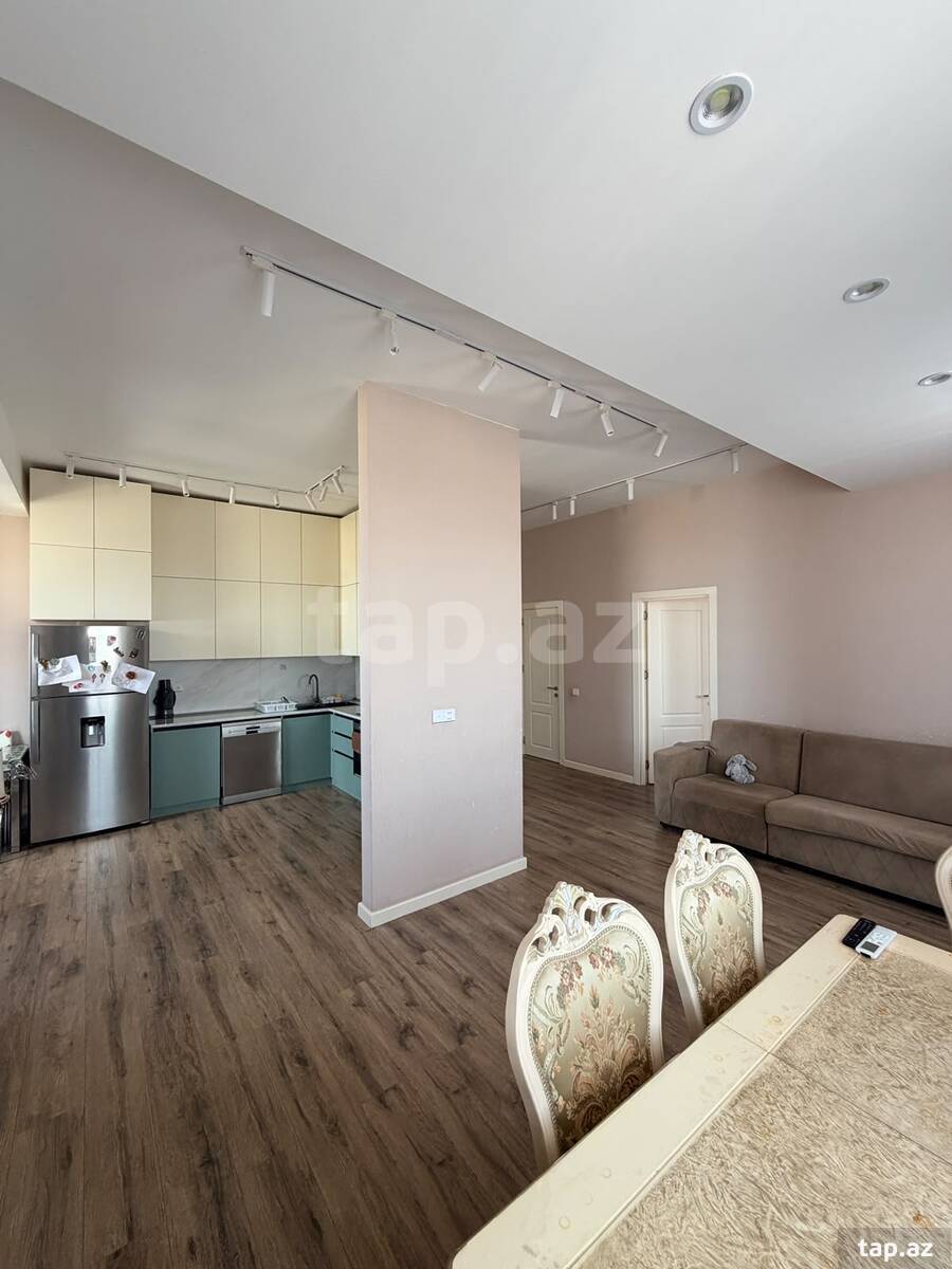 3-otaqlı yeni tikili, Memar Əcəmi m., 130 m²