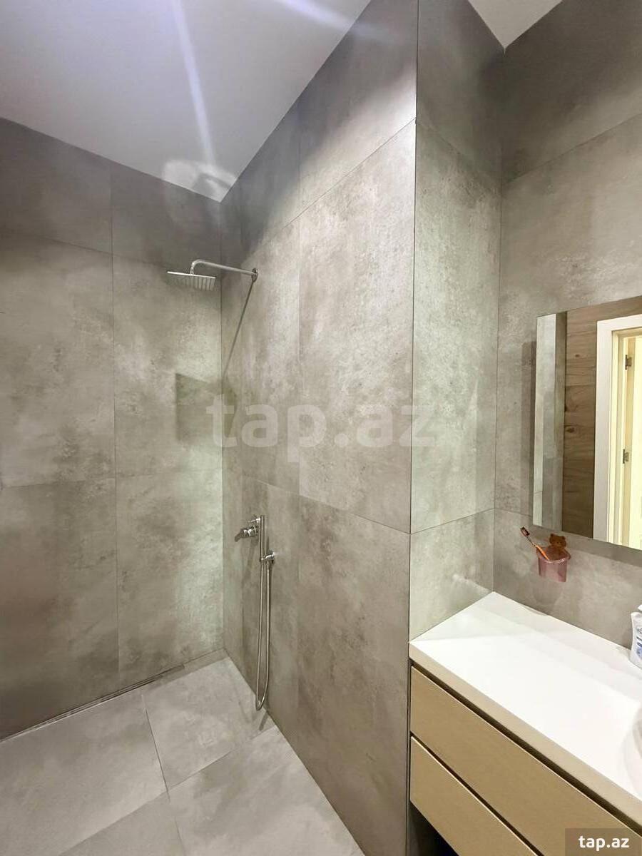 3-otaqlı yeni tikili, Memar Əcəmi m., 130 m²