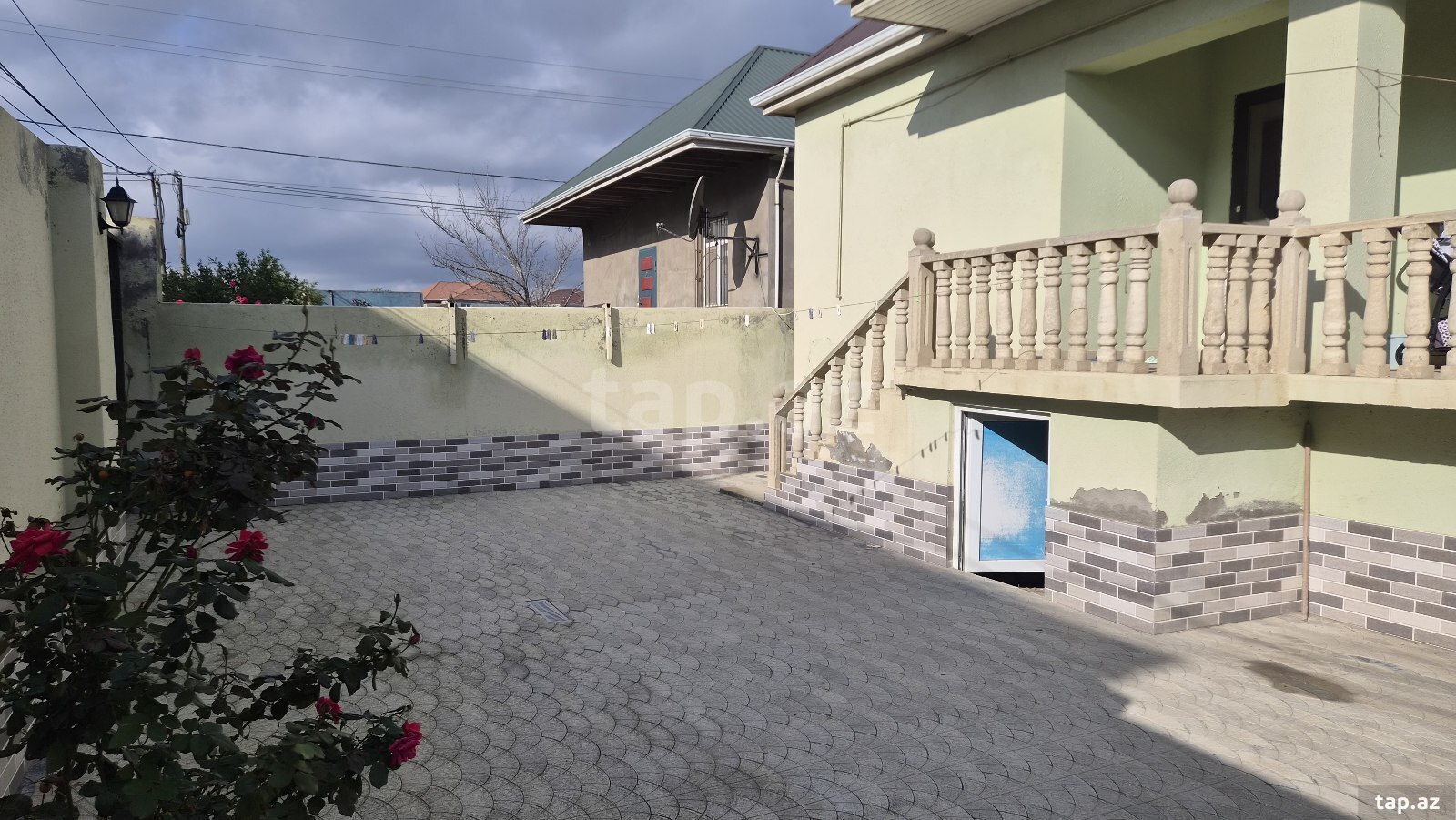 4 otaqlı həyət evi satılır, Bakı