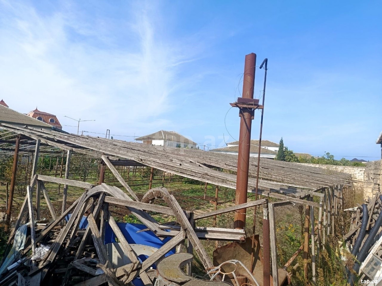 Torpaq satılır, Bakı