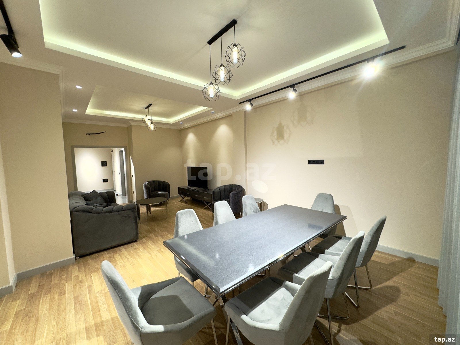 4 otaqlı mənzil kirayə verilir, Bakı