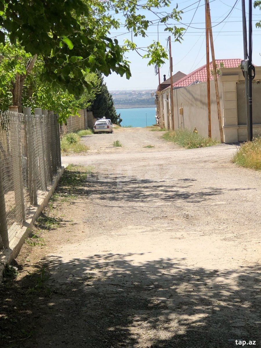 Torpaq satılır, Bakı