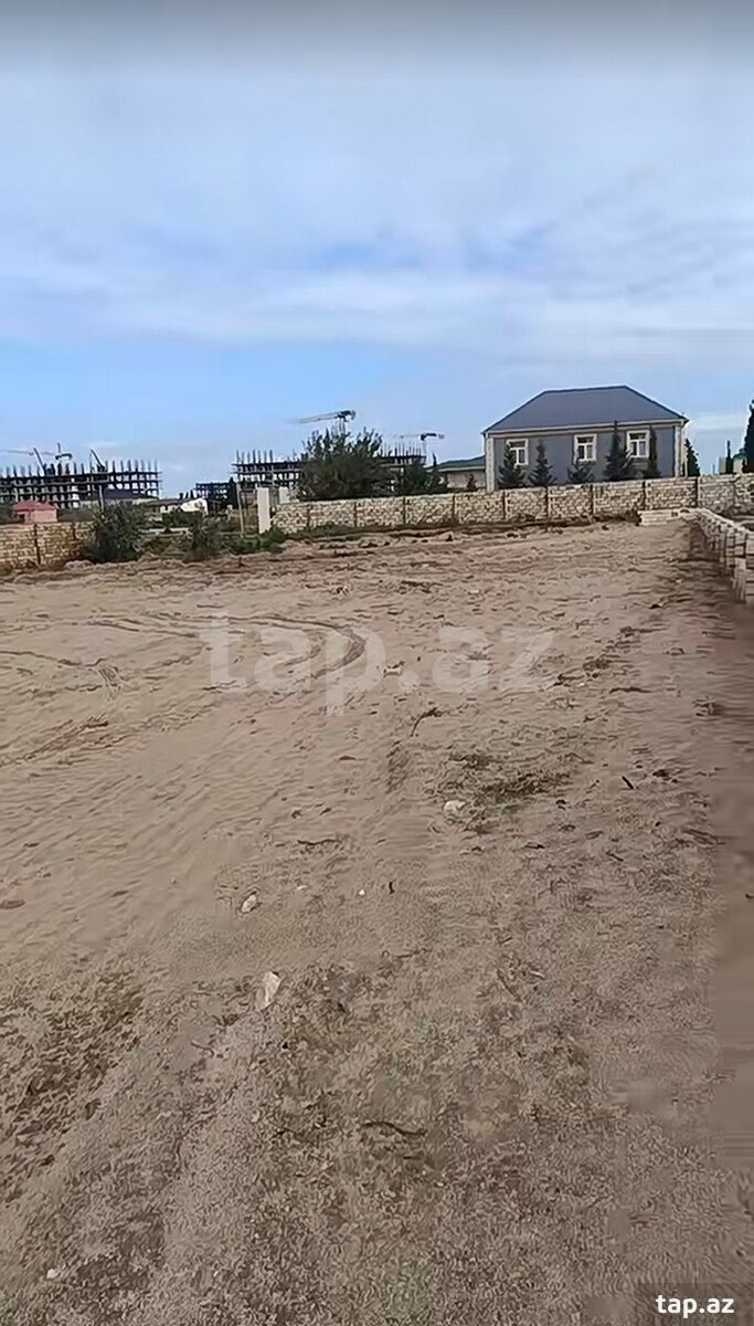 Torpaq satılır, Bakı