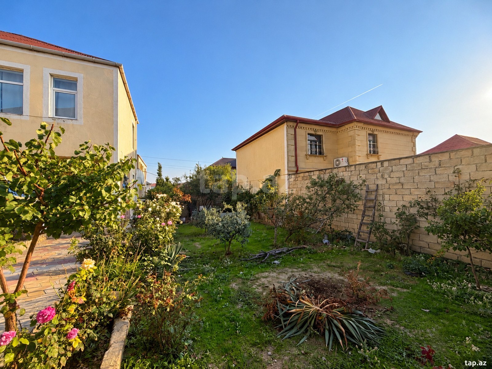 4 otaqlı həyət evi satılır, Binəqədi, Bakı