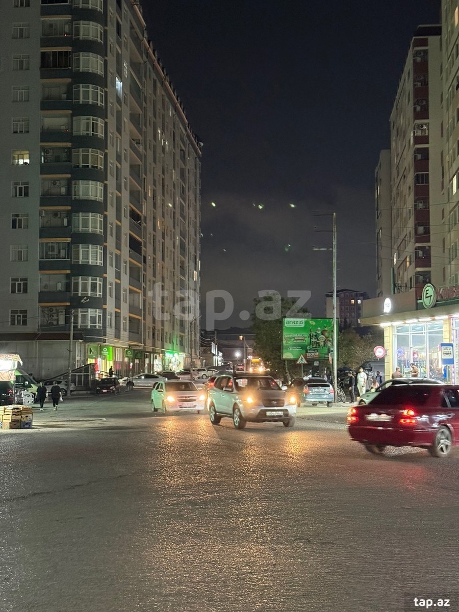 Torpaq satılır, Bakı