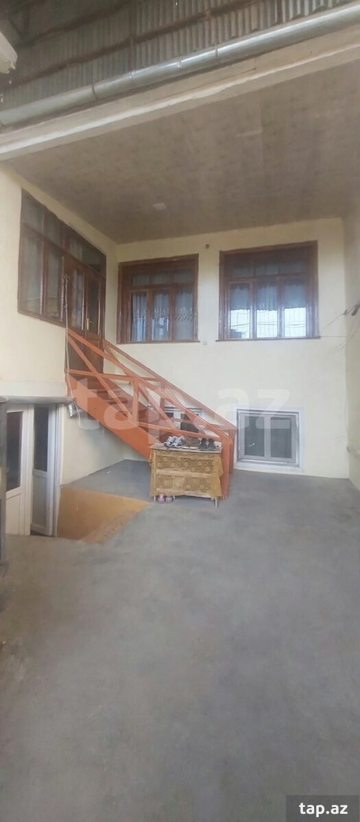 8 otaqlı həyət evi satılır, Gəncə