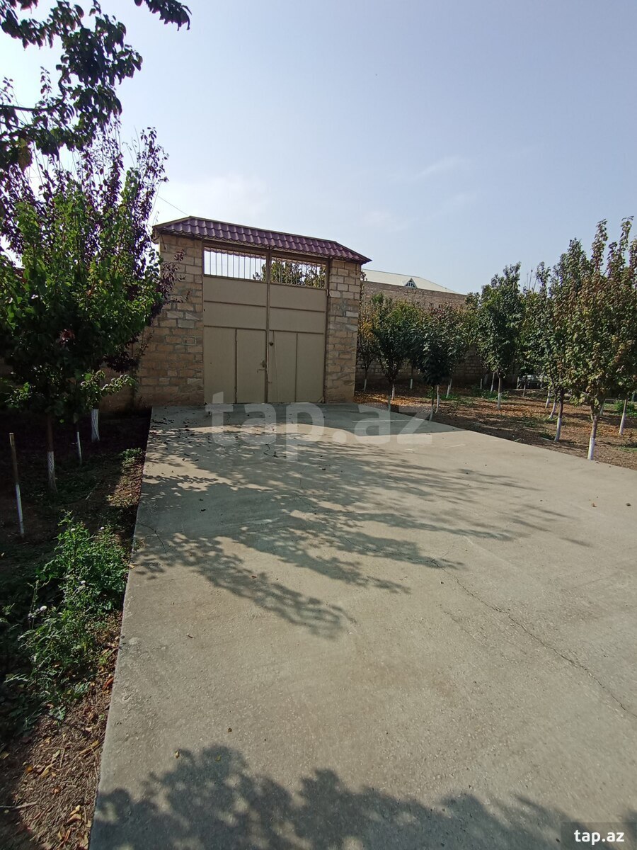 Torpaq satılır, Gəncə