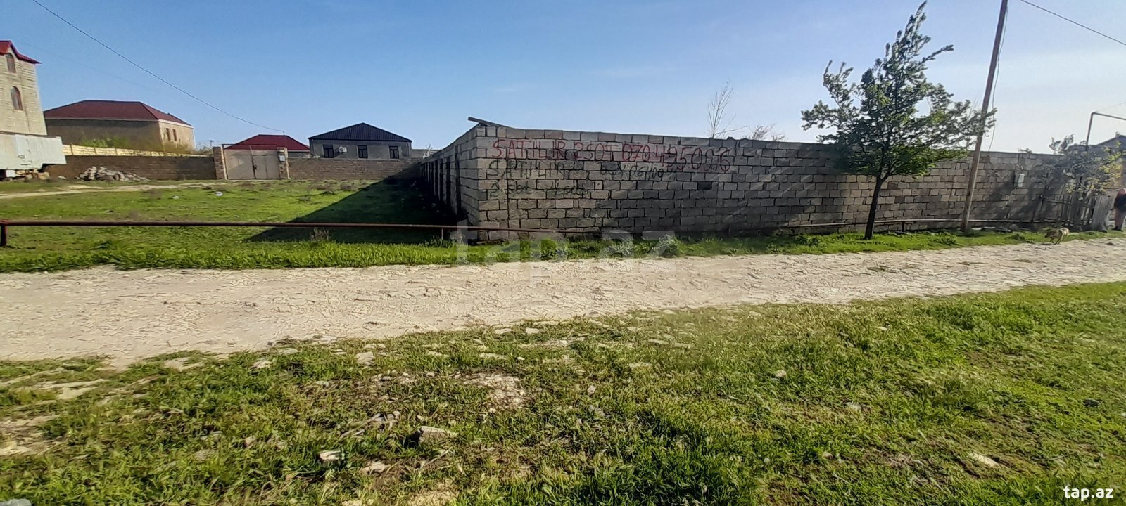 Torpaq satılır, Bakı