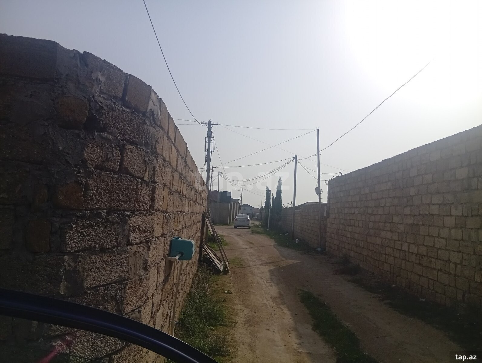 Torpaq satılır, Bakı