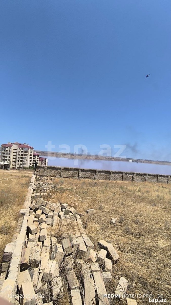 Torpaq satılır, Bakı