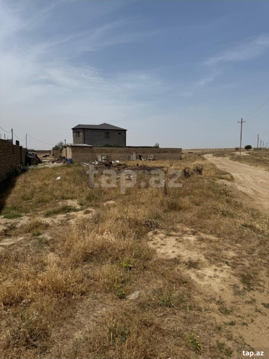Torpaq satılır, Bakı