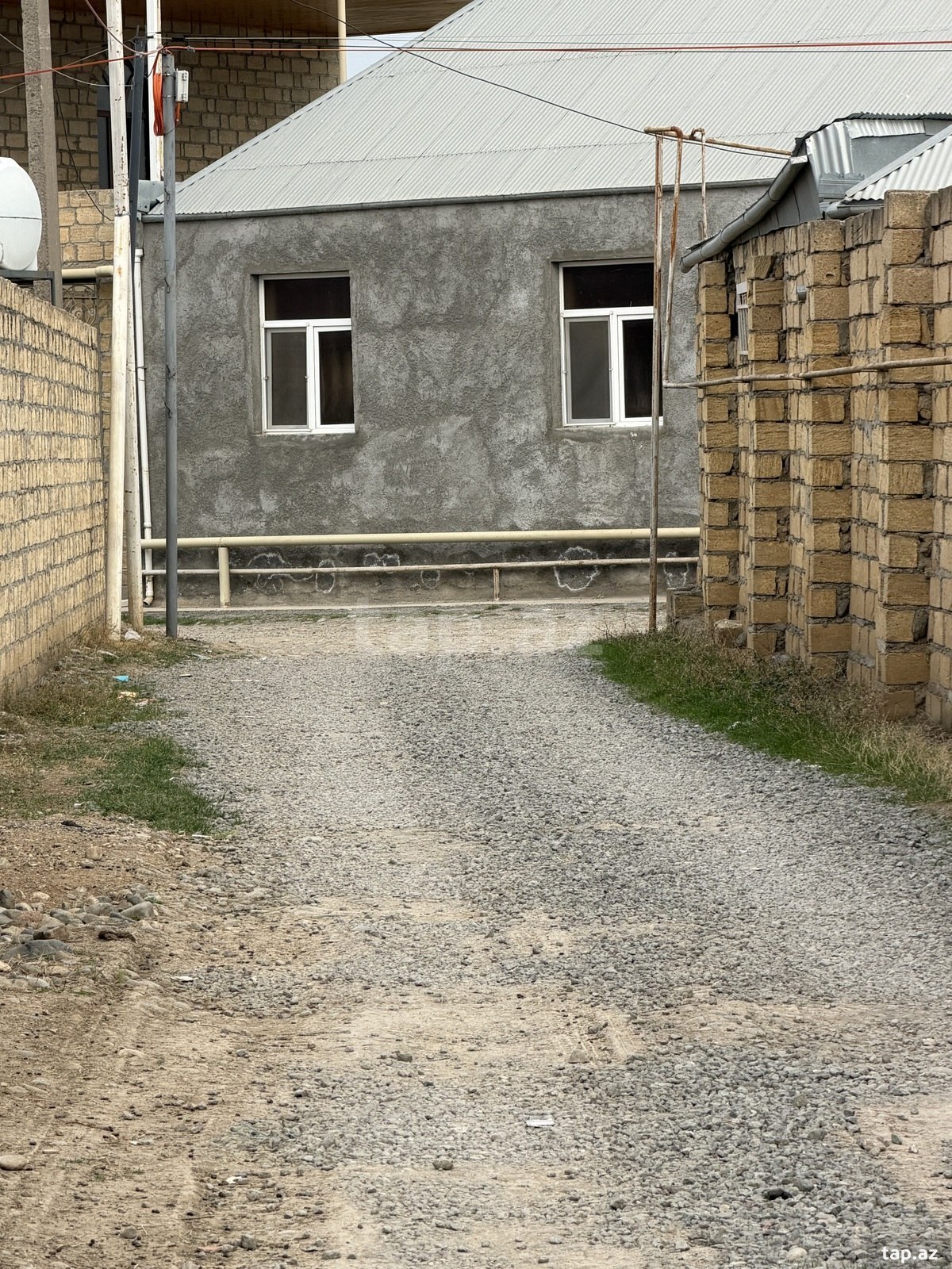 Torpaq satılır, Gəncə