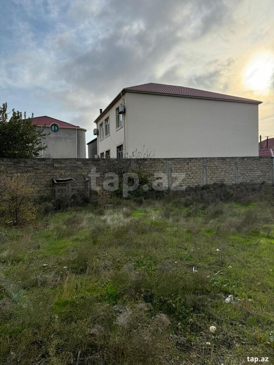 Torpaq satılır, Bakı