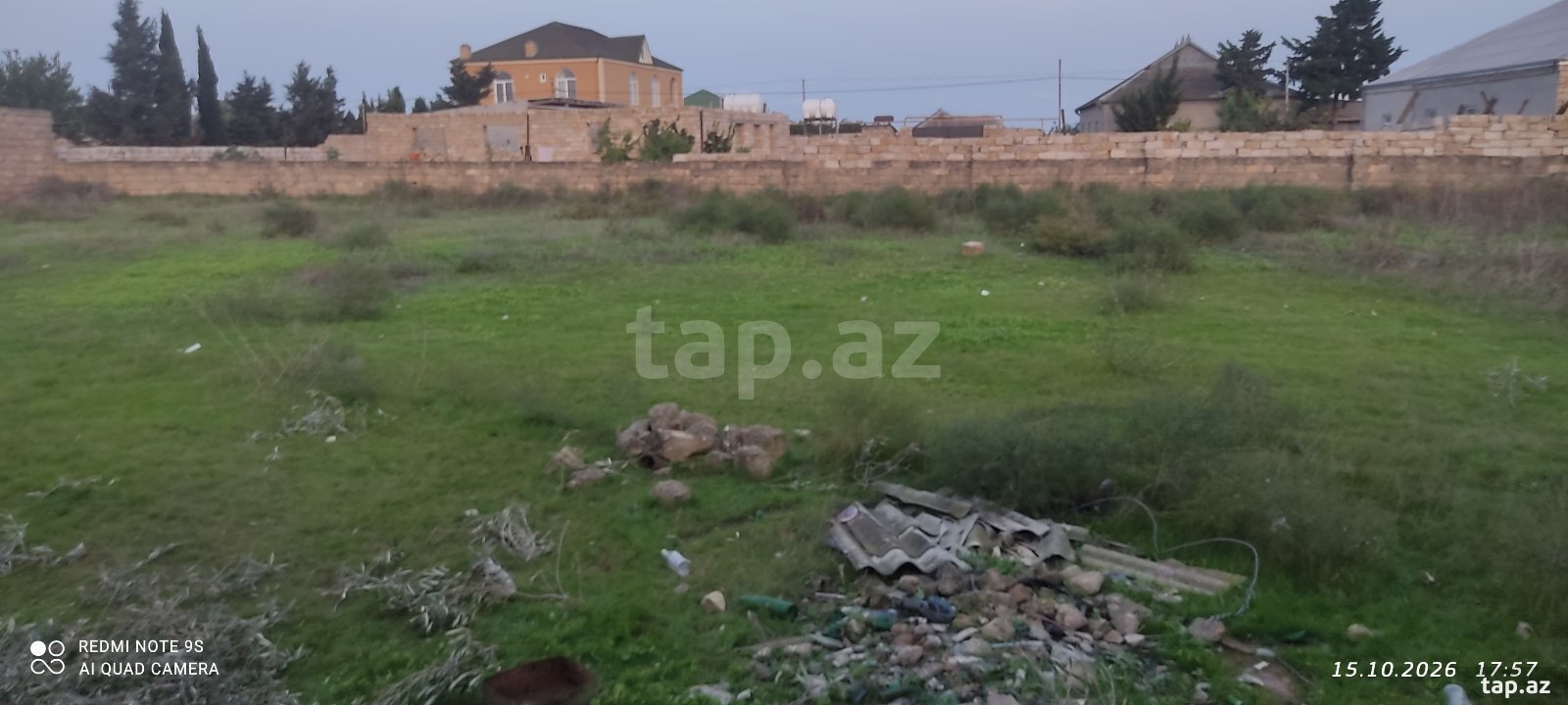 Torpaq satılır, Bakı