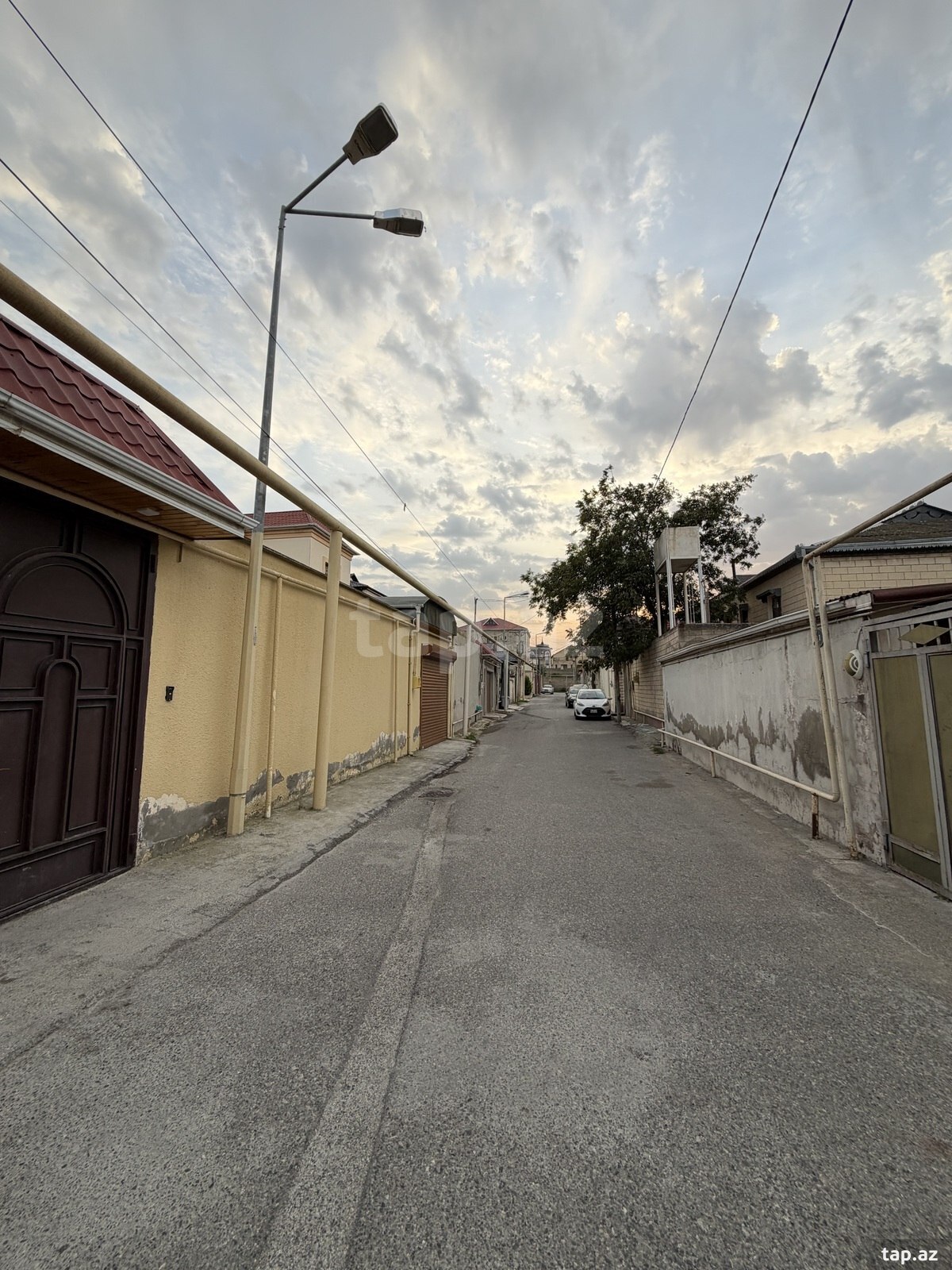 Torpaq satılır, Bakı