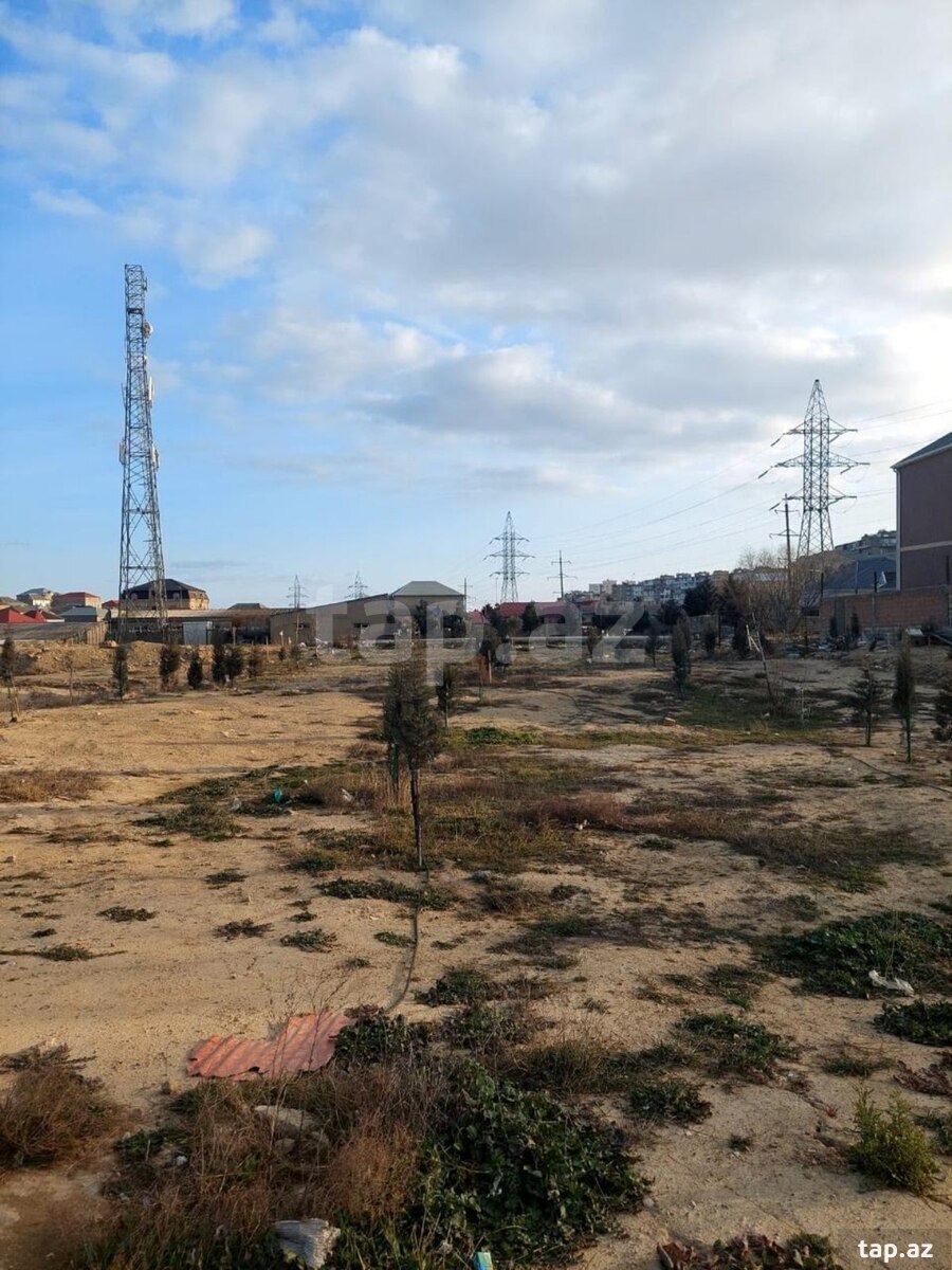Torpaq satılır, Bakı