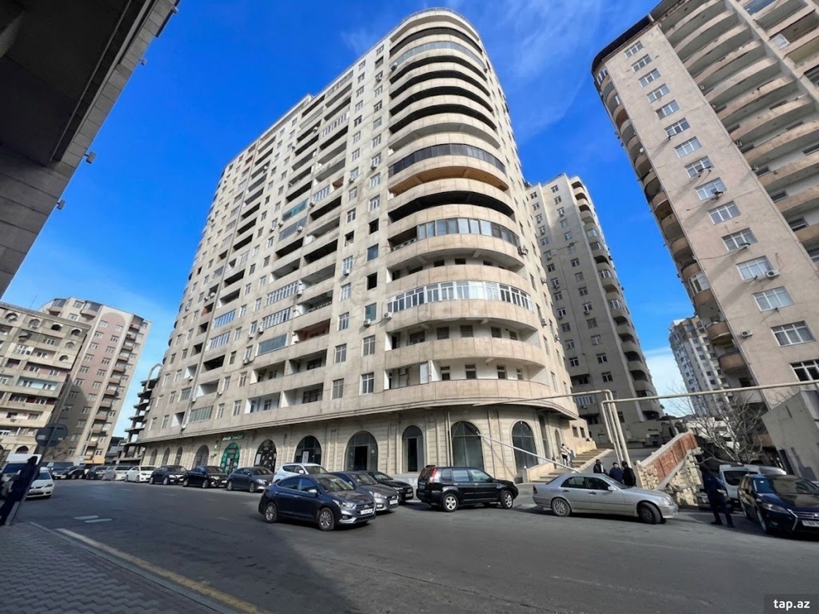 4 otaqlı mənzil satılır, Bakı