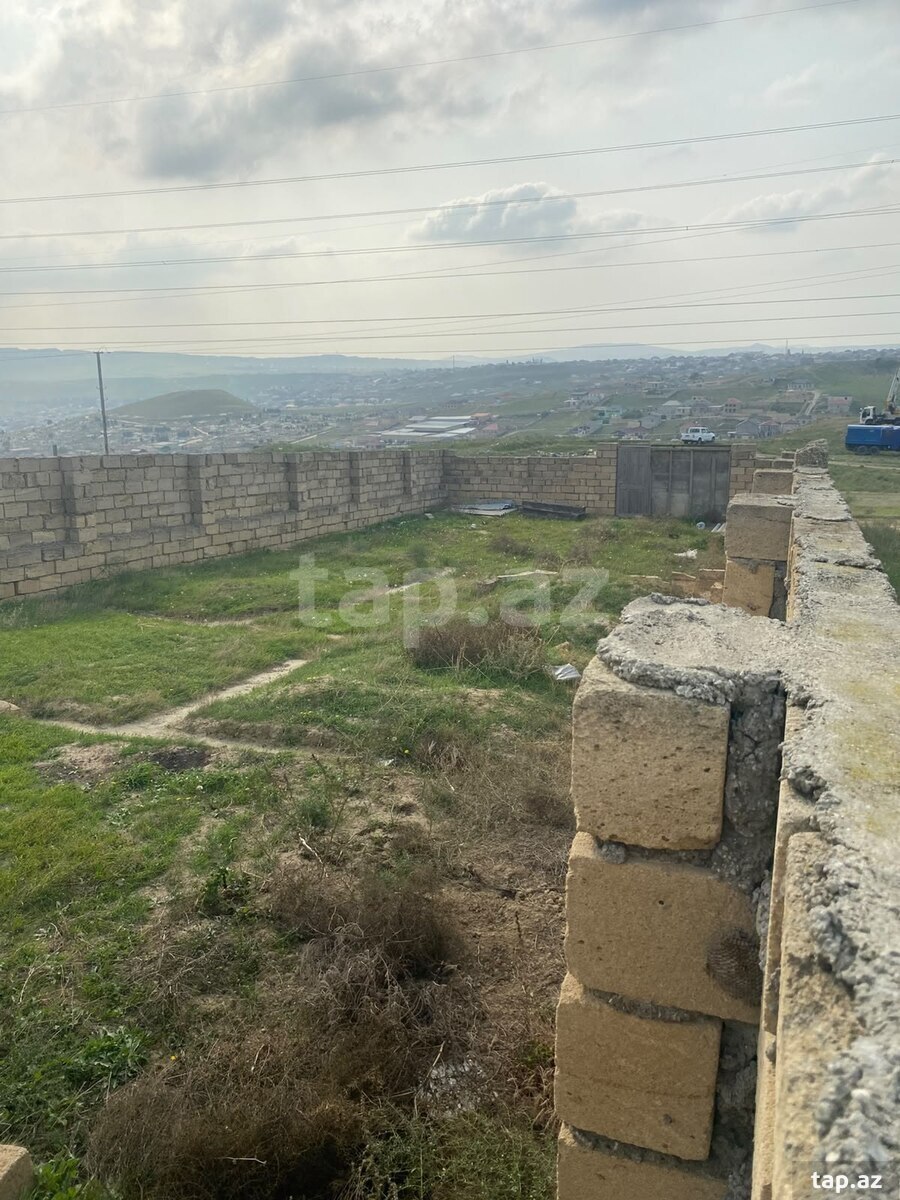 Torpaq satılır, Bakı