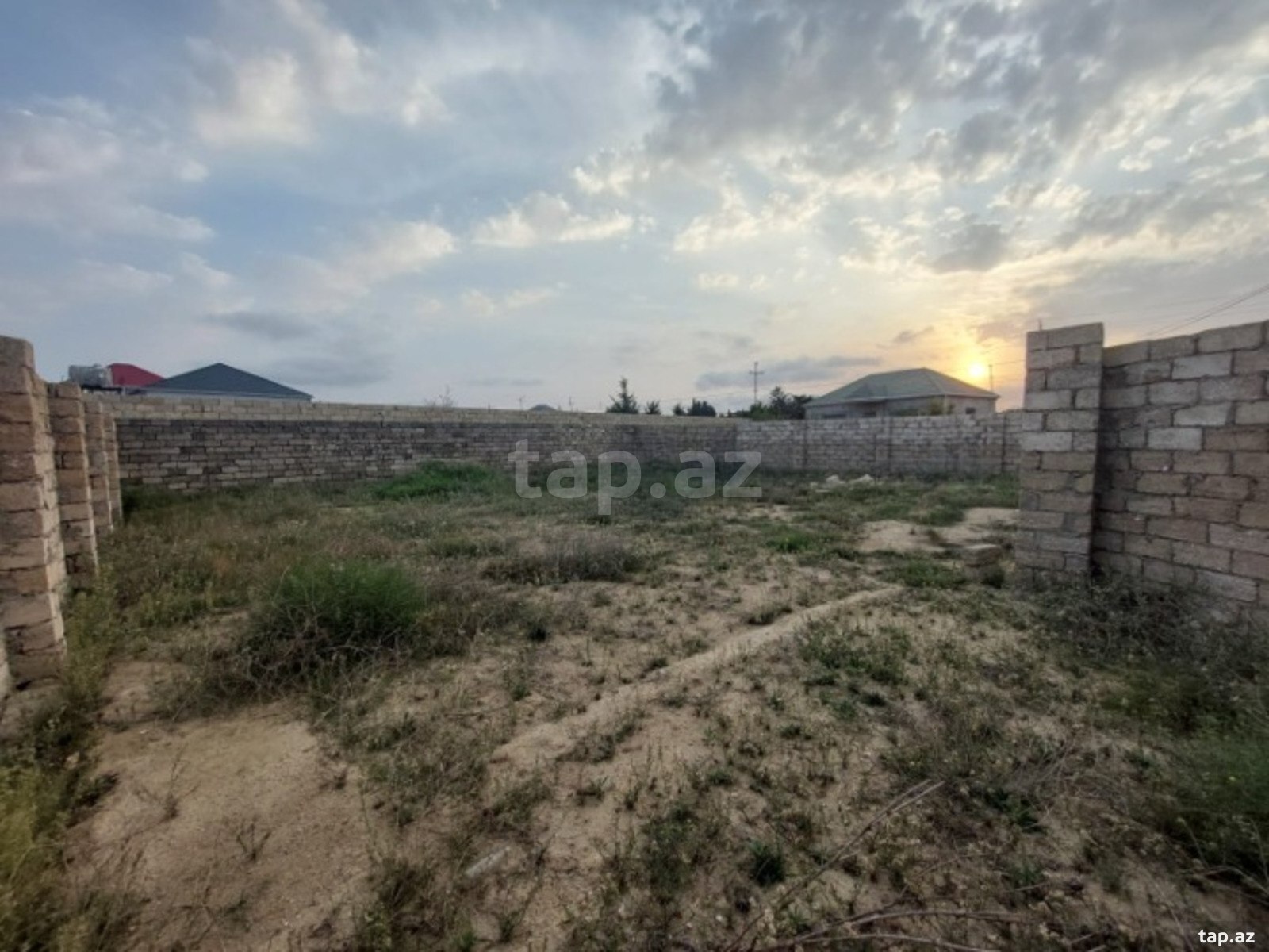Torpaq satılır, Maştağa, Bakı