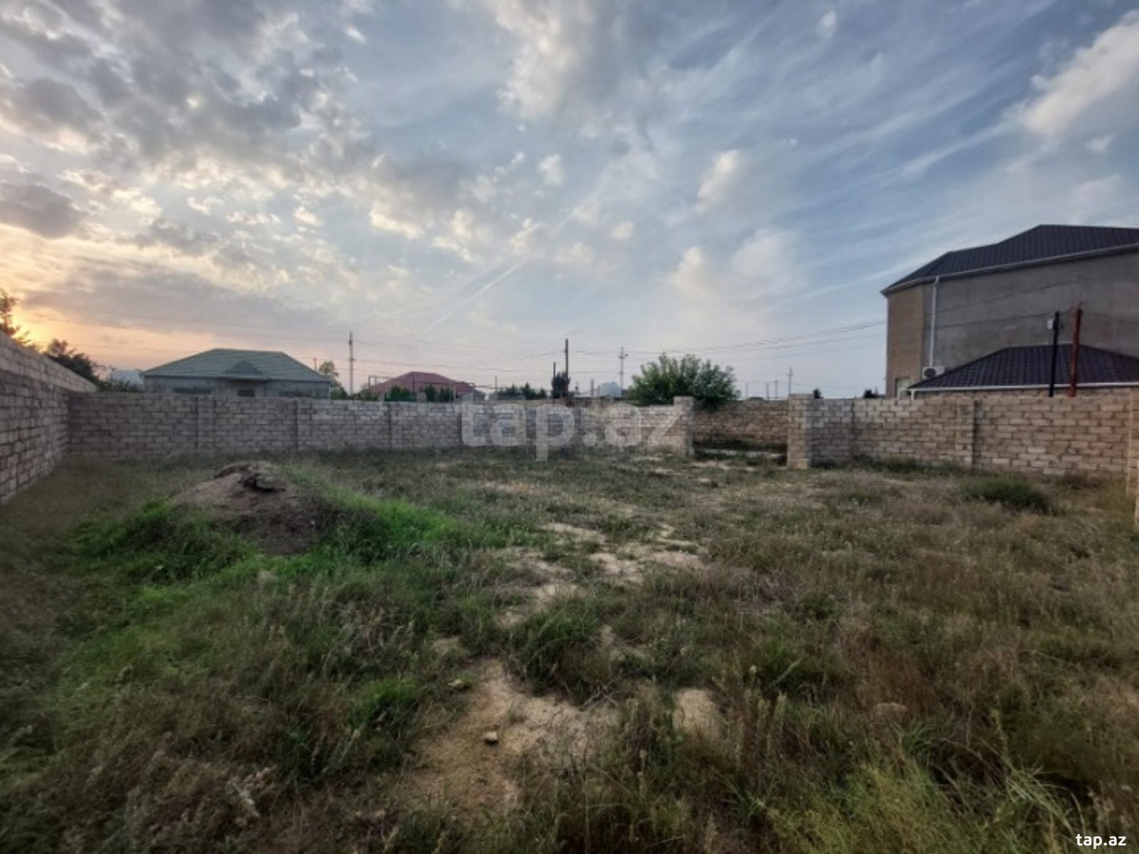 Torpaq satılır, Maştağa, Bakı