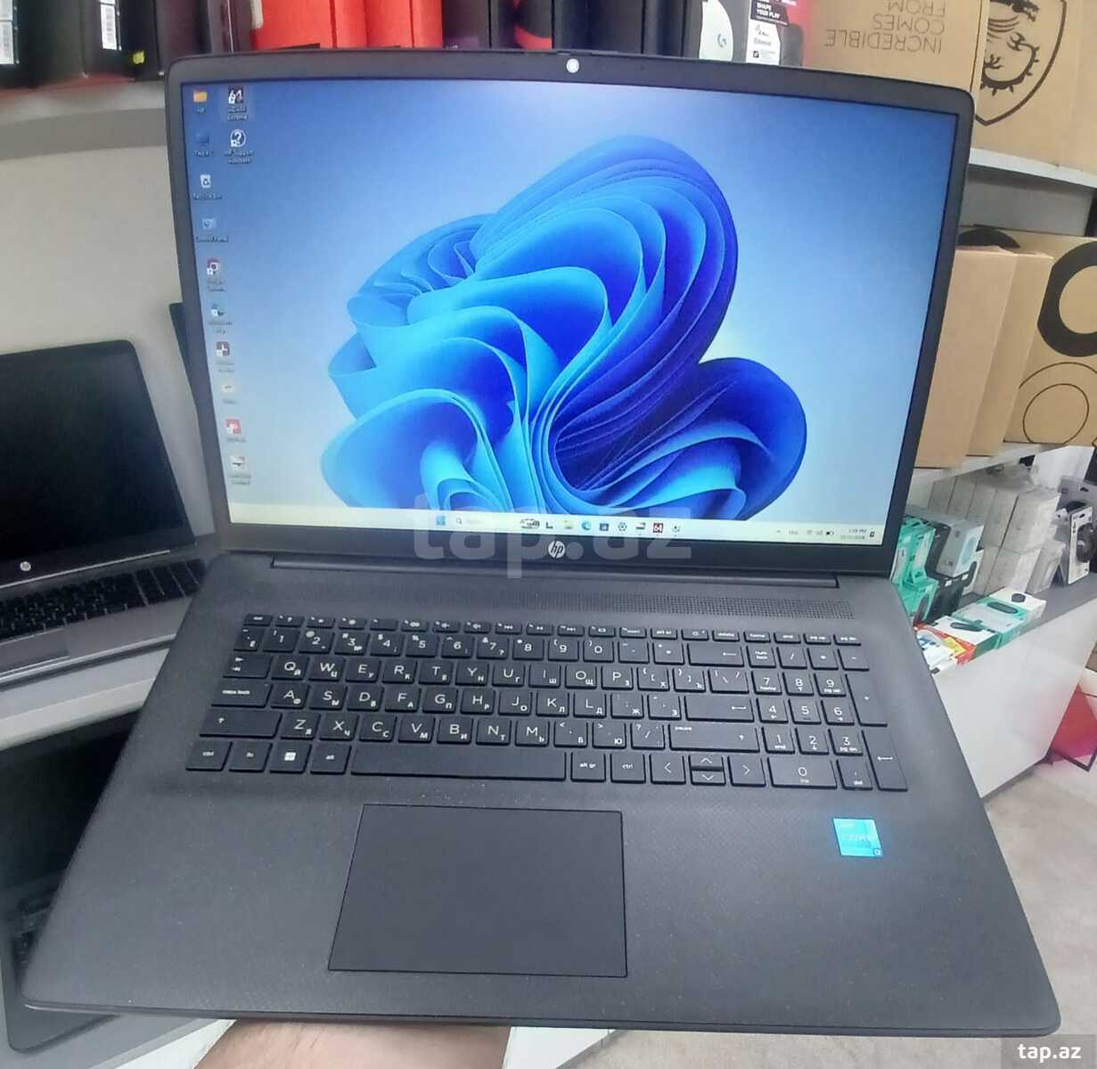HP Laptop 17-cn2049ci B5DX9EA