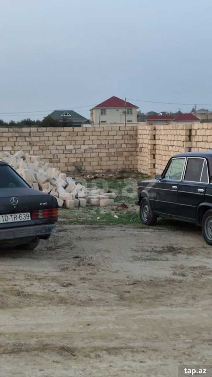 Torpaq satılır, Bakı