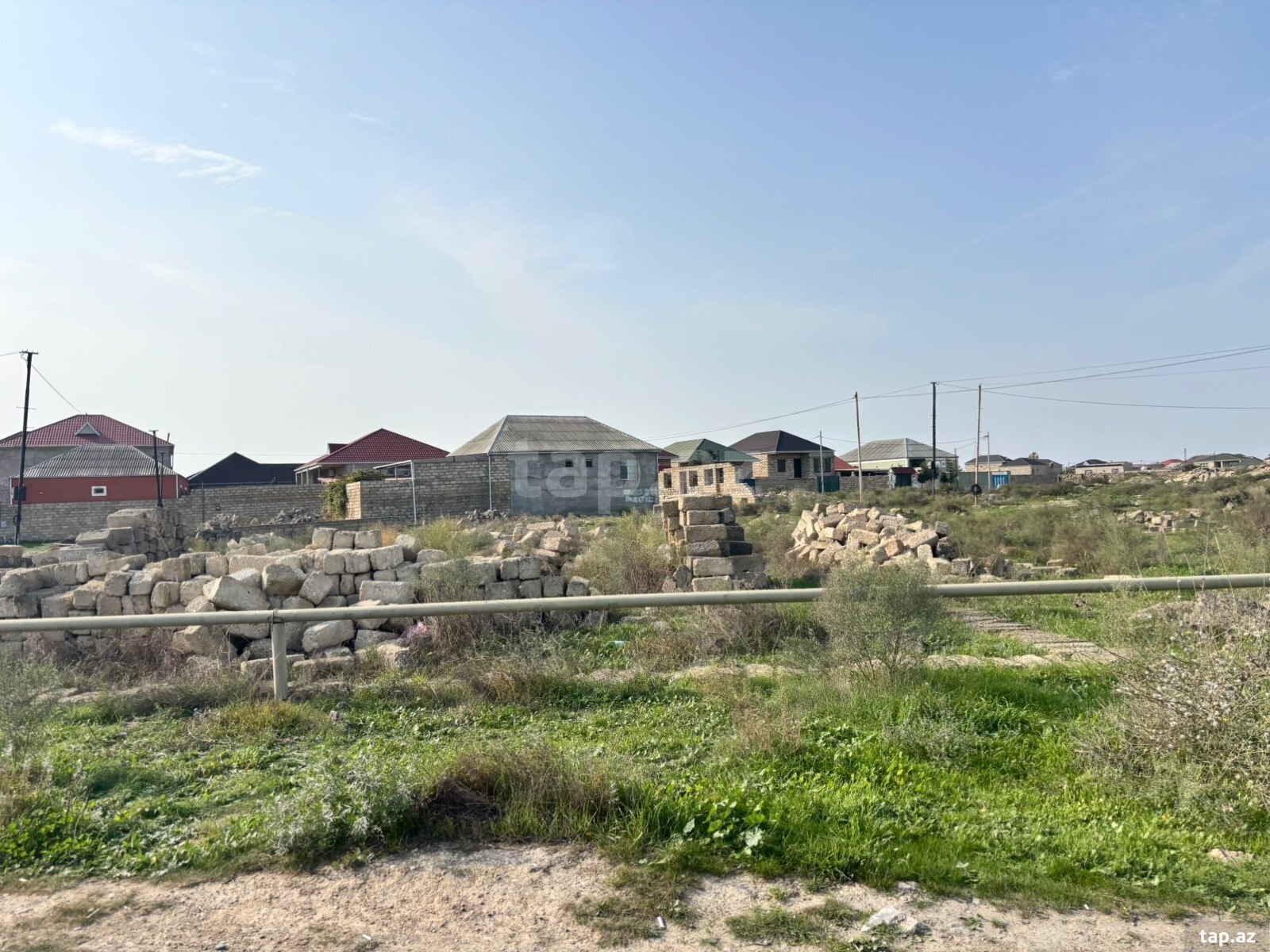 Torpaq satılır, Bakı