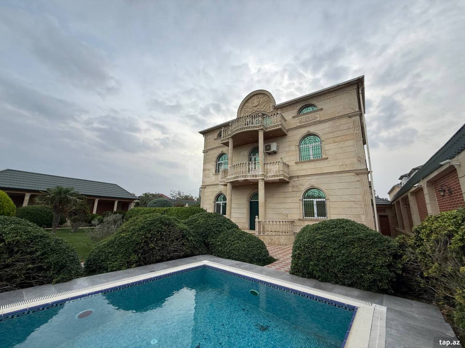 6 otaqlı bağ evi satılır, Novxanı, Abşeron
