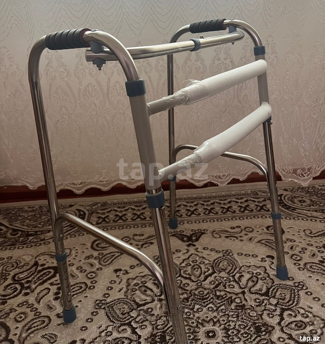 Yüngül və dayanıqlı gəzinti çərçivəsi