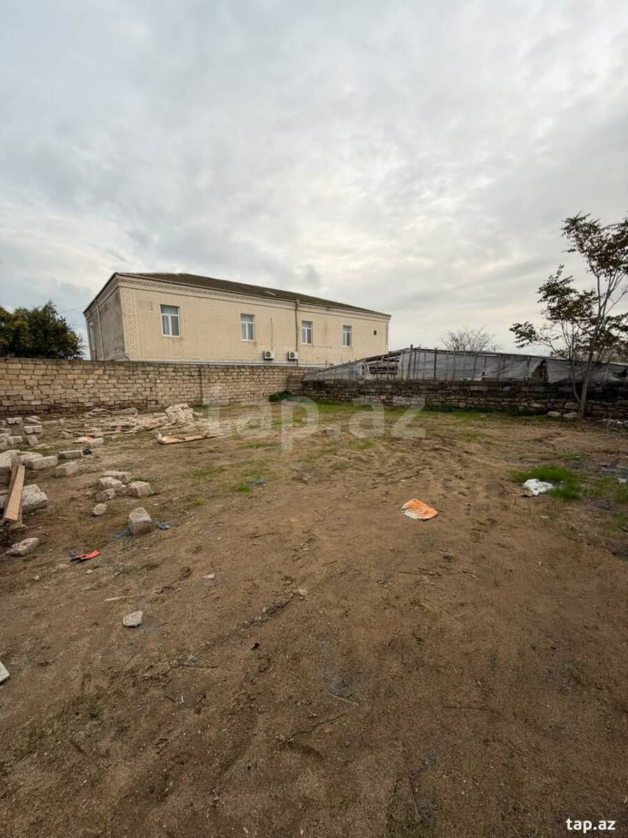 Torpaq satılır, Buzovna, Bakı
