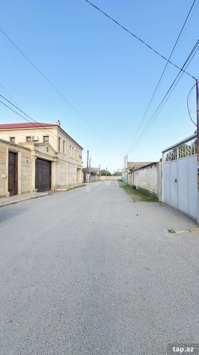 Torpaq satılır, Bakı