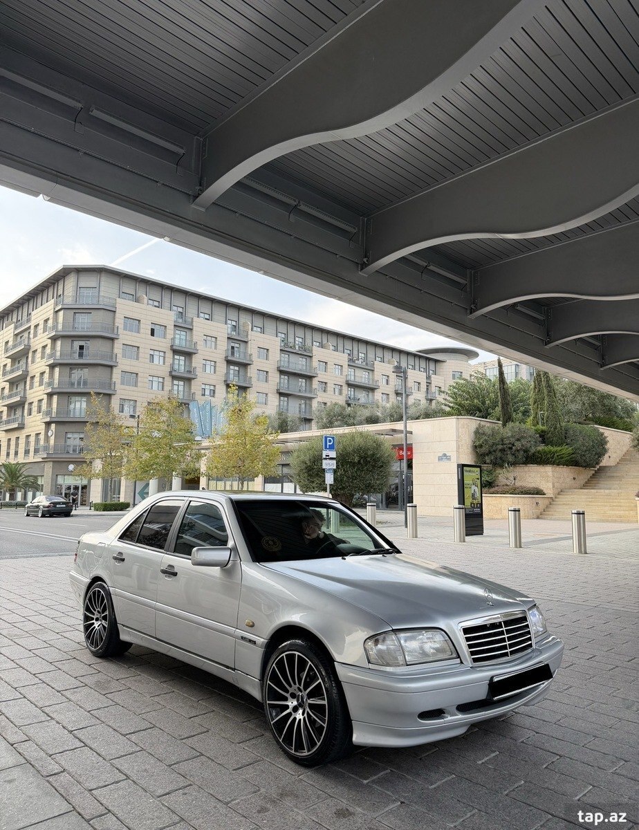 Mercedes C 200, 2000 il