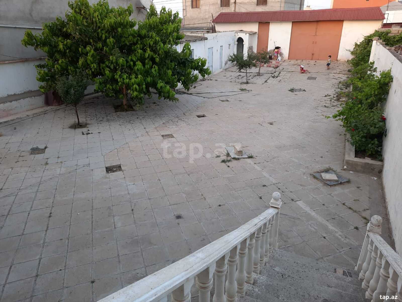 2.72 sot torpaq sahəsi, Corat qəs.