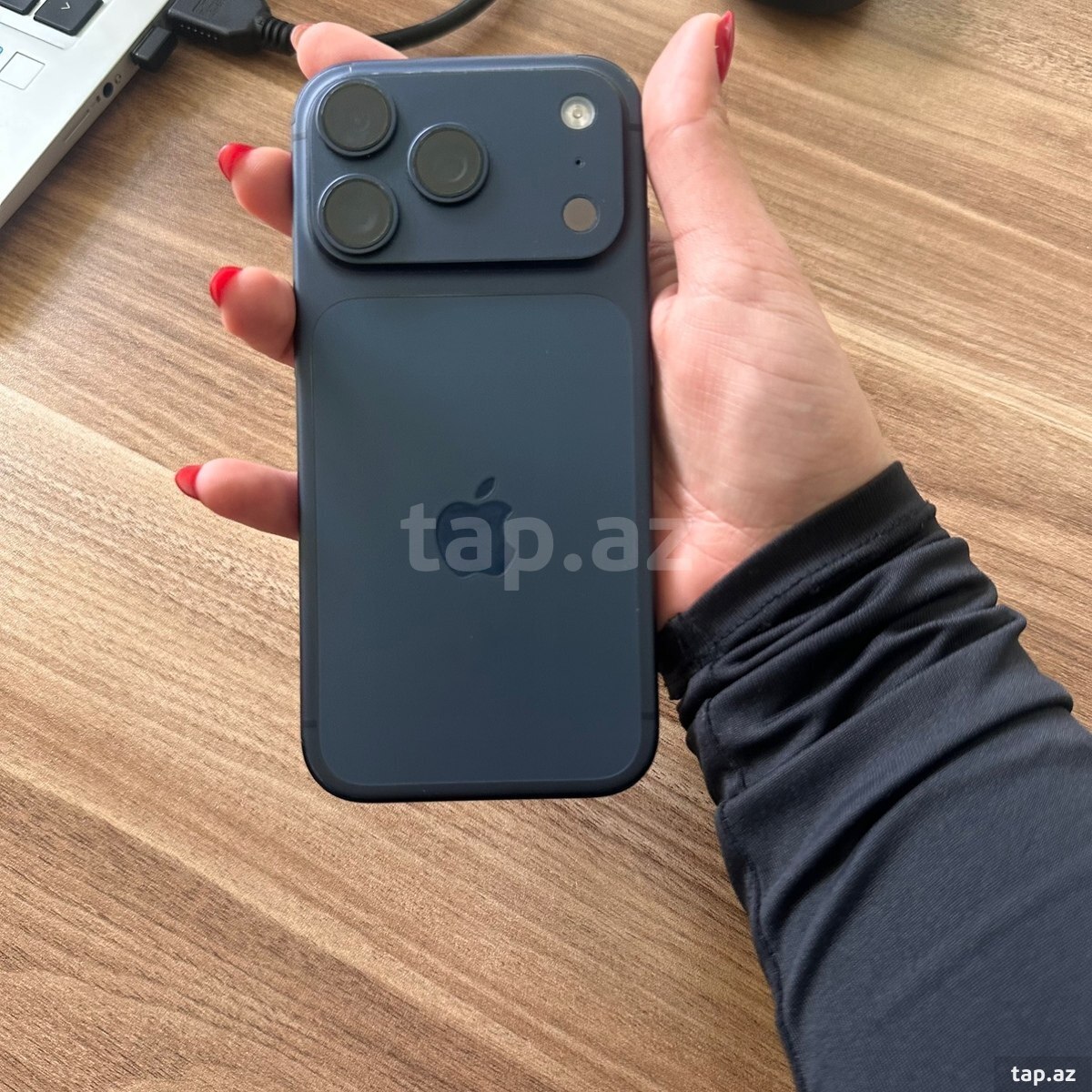 Apple iPhone 17 Pro Deep Blue 256GB/12GB