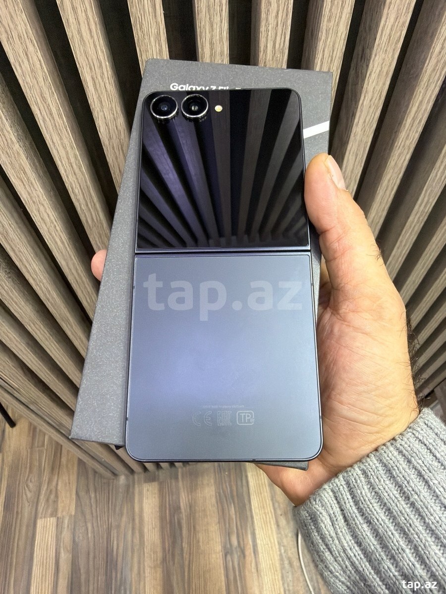Samsung Galaxy Z Flip 7 Jet Black 256GB/12GB