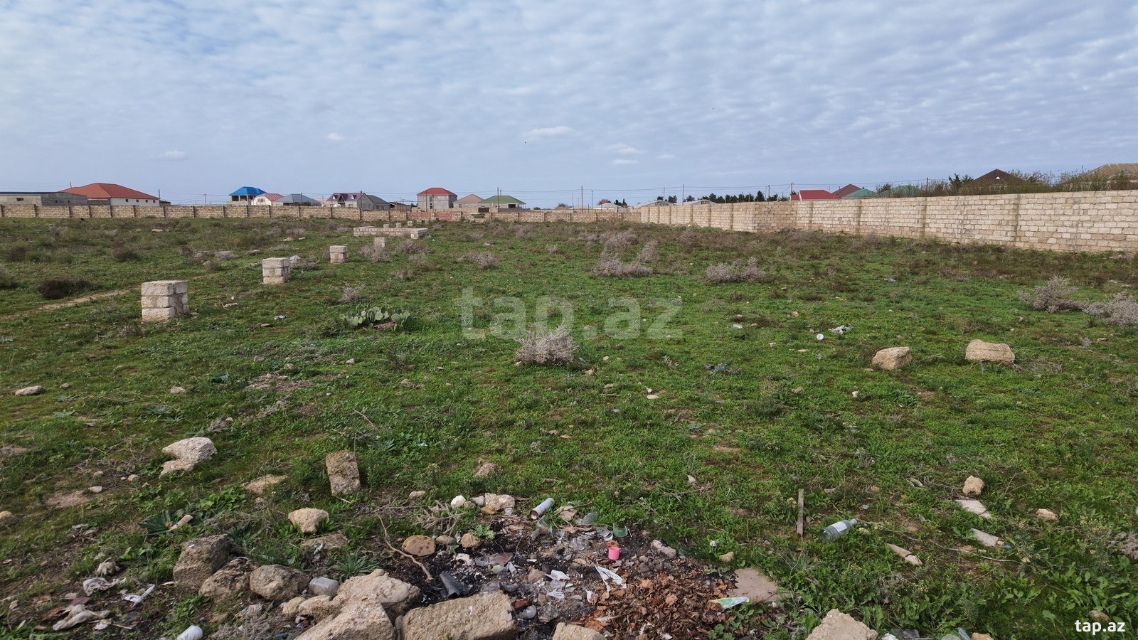 Torpaq satılır, Binə, Bakı