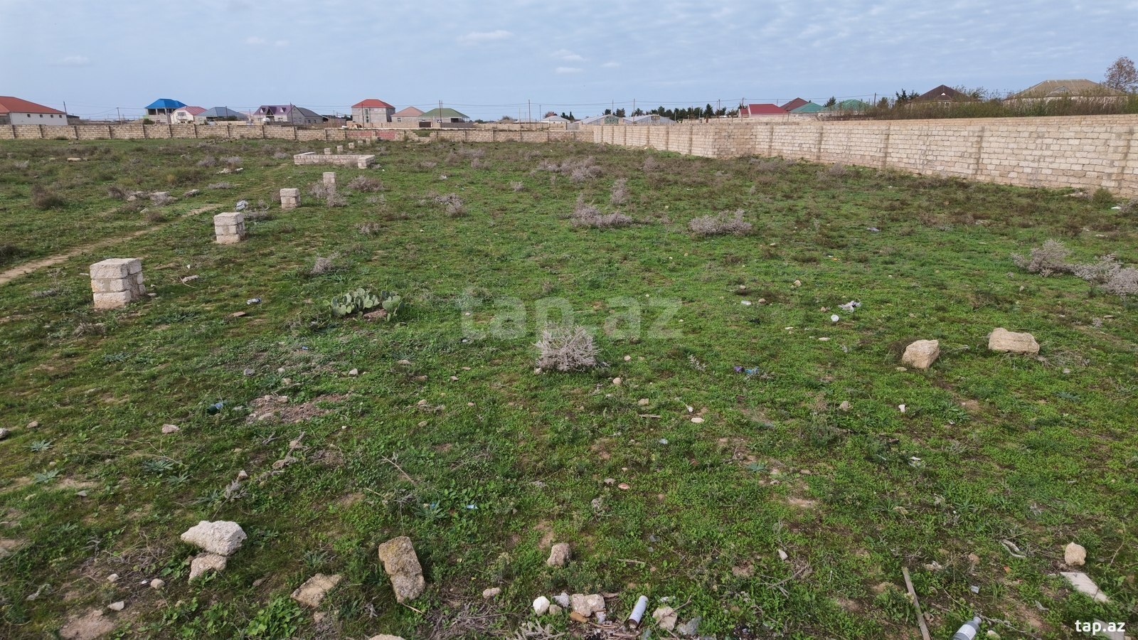 Torpaq satılır, Binə, Bakı