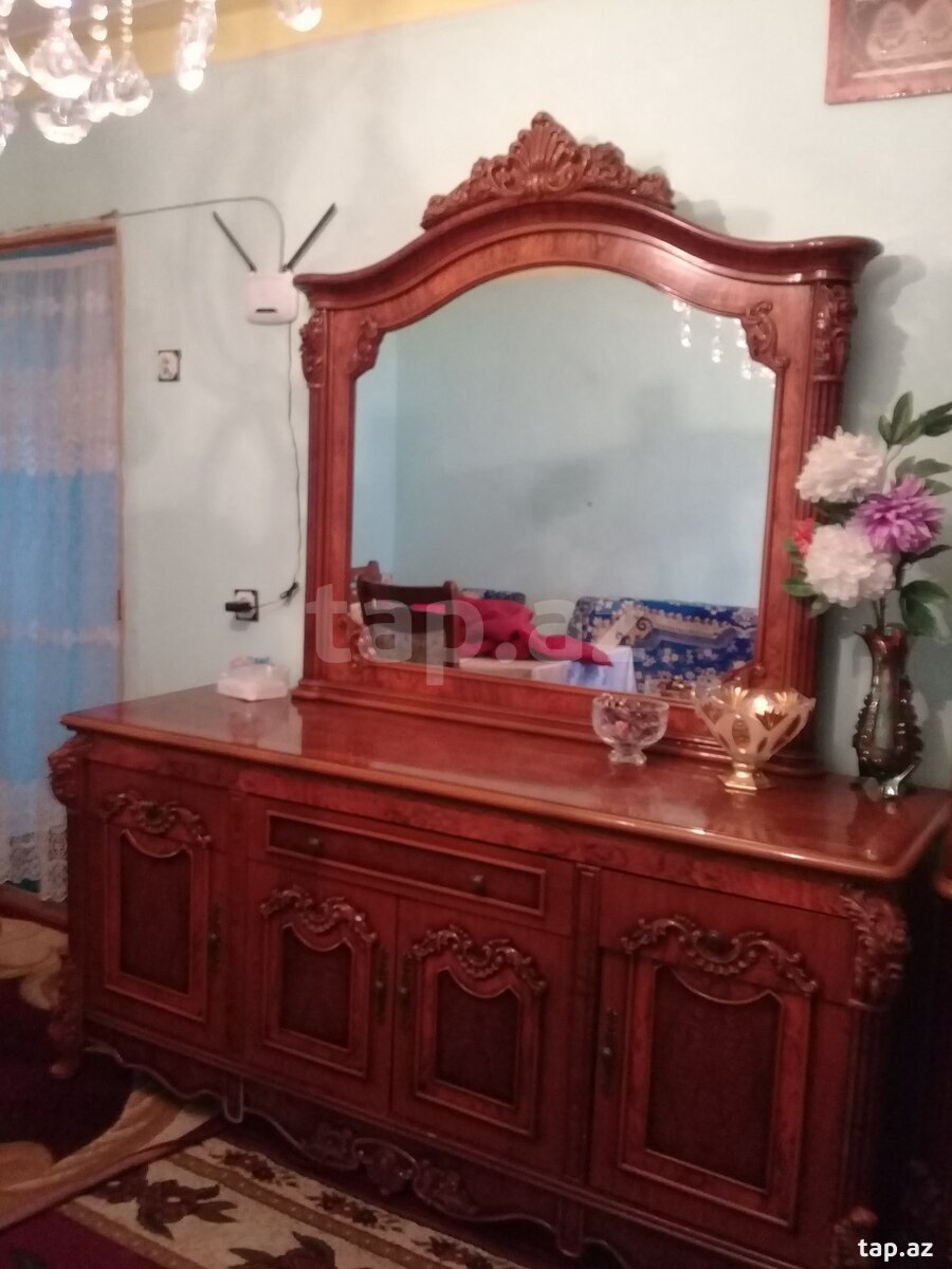 Güzgülü komod