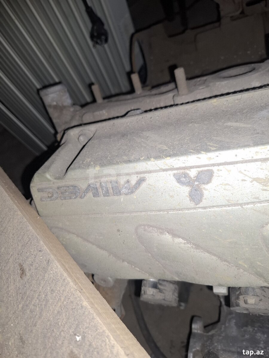 Mitsubishi 2.4 mühərriyi