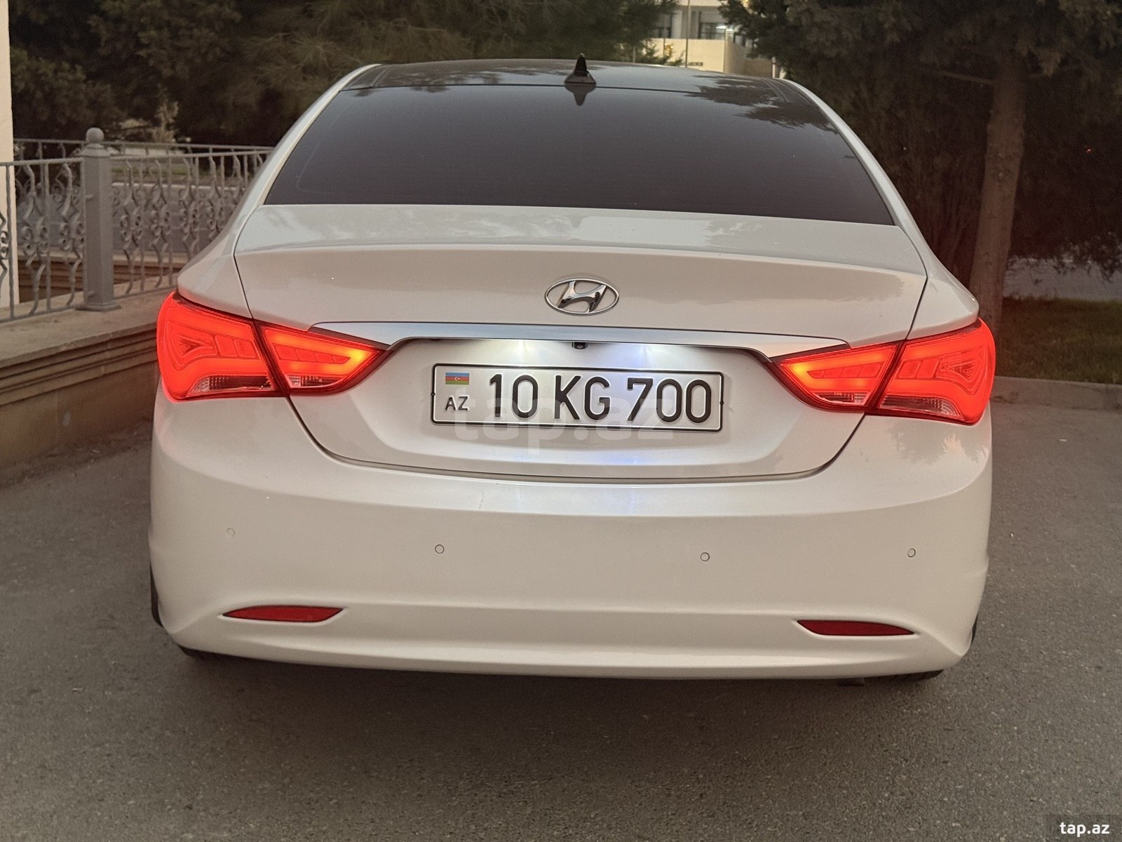 Avtomobil qeydiyyat nişanı - 10-KG-700