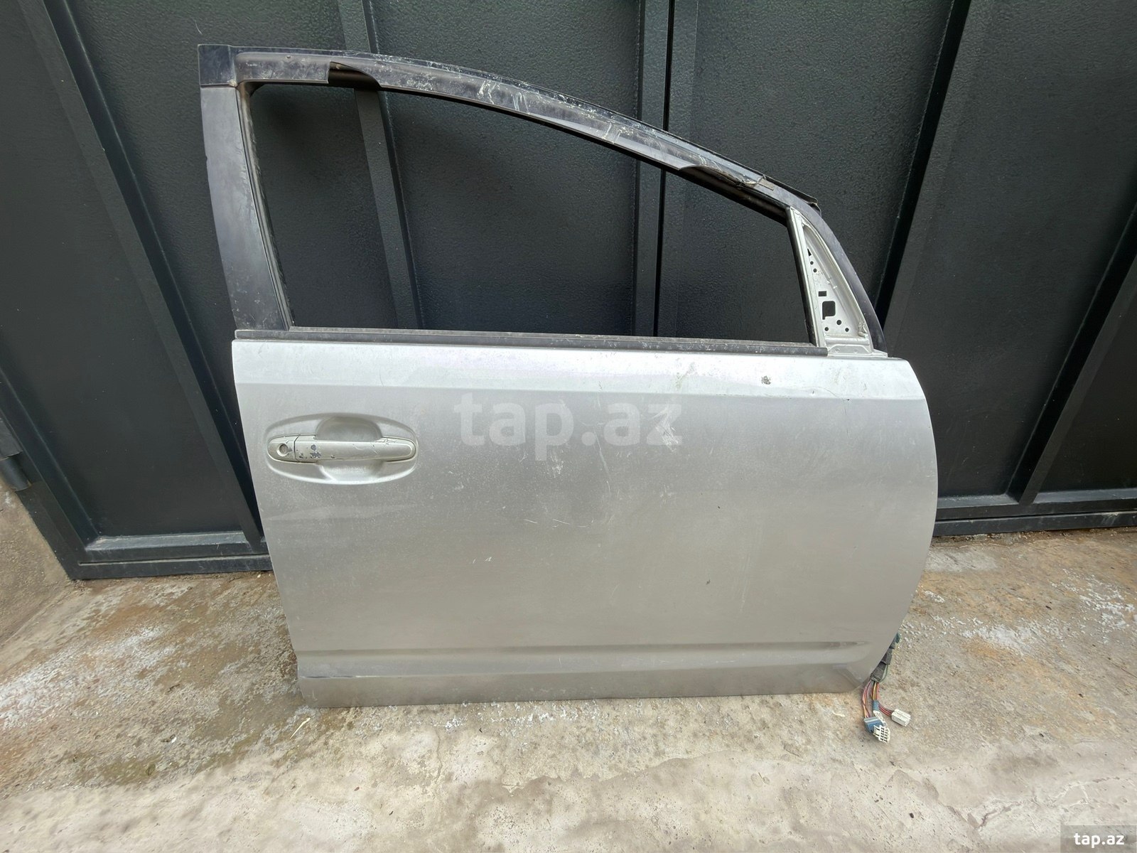 Toyota Prius sağ qabaq qapısı
