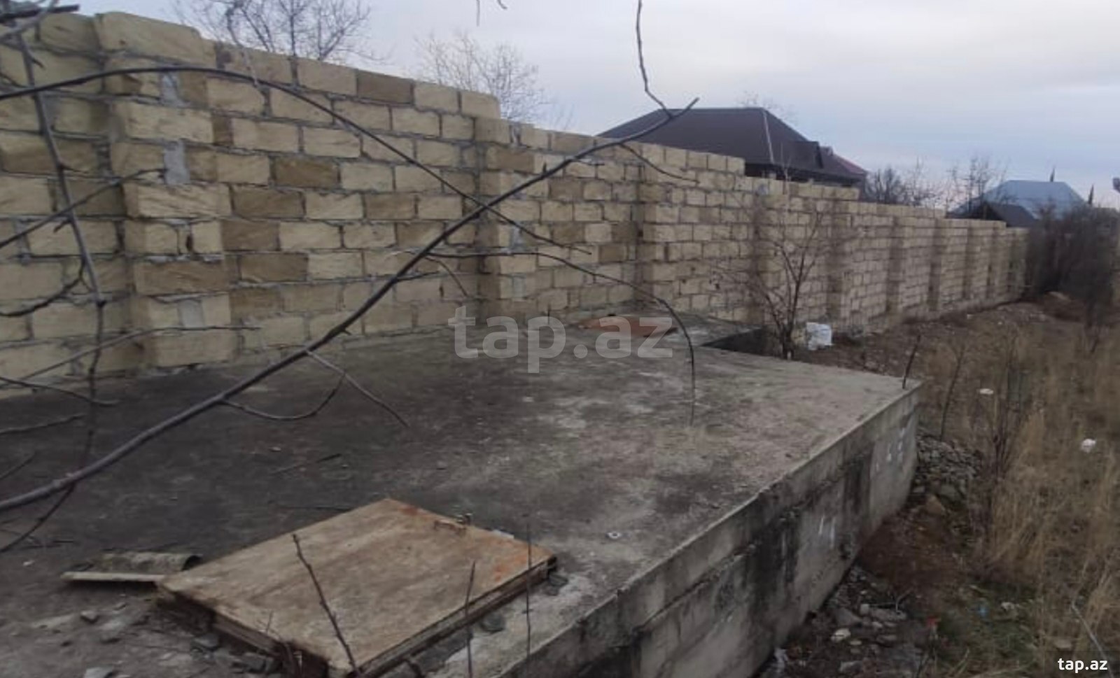 Torpaq satılır, Gəncə