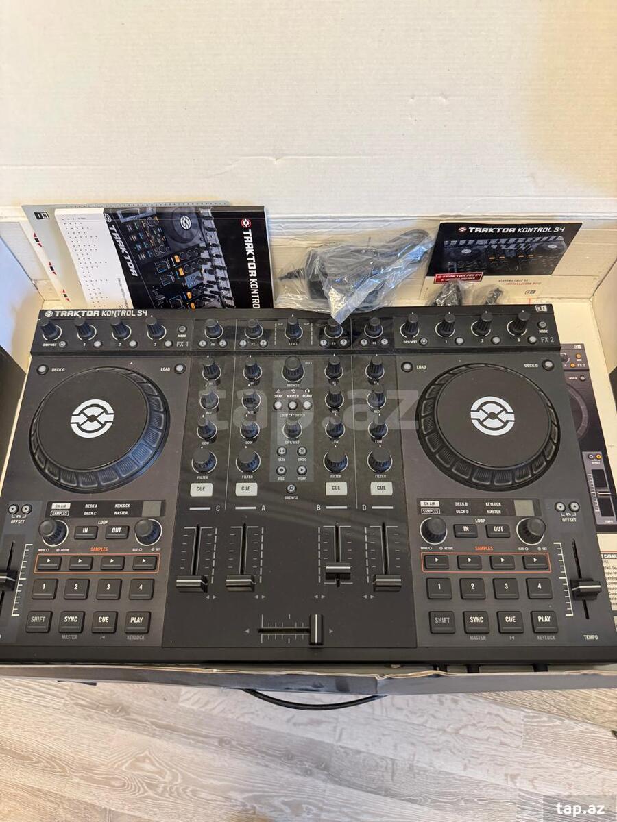Traktor Kontrol S4 (MK1)
