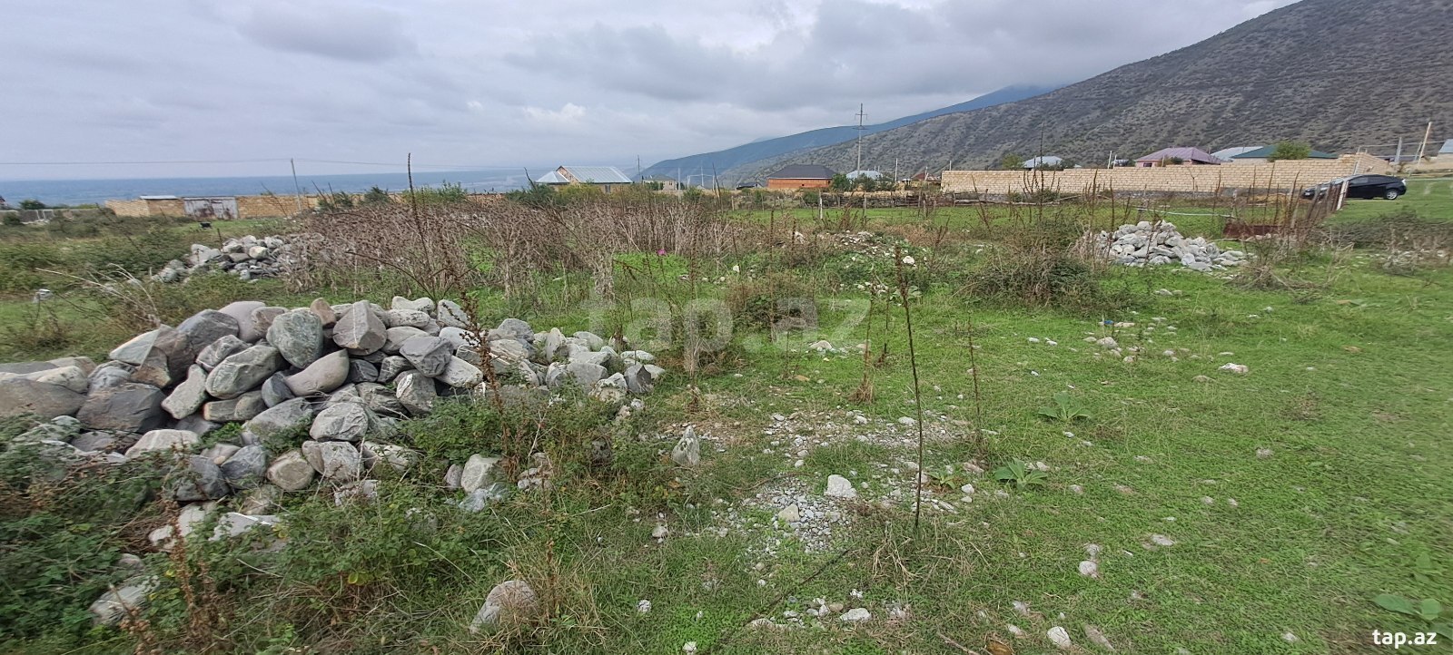 Torpaq satılır, Şəki