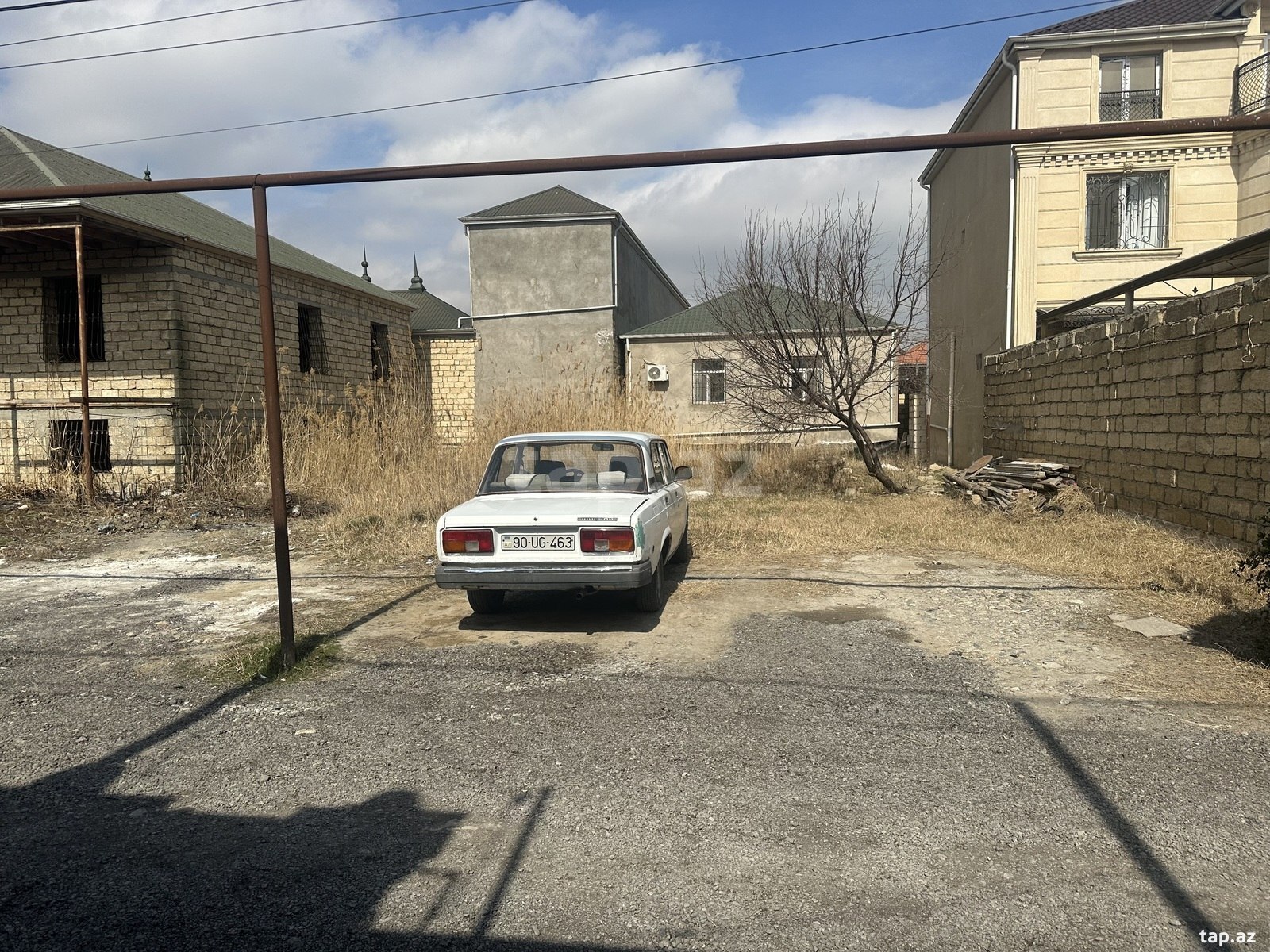 Torpaq satılır, Bakı
