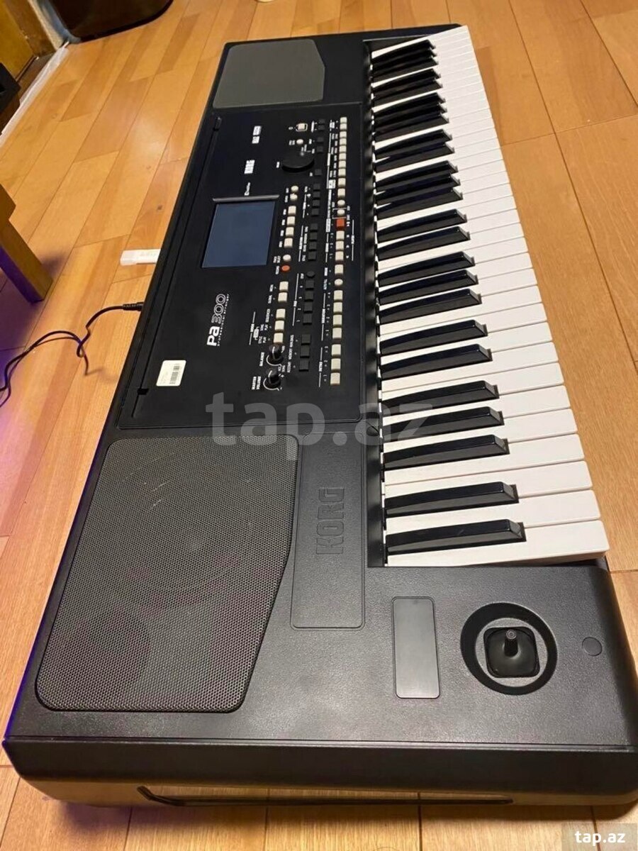 Sintezator Korg pa300